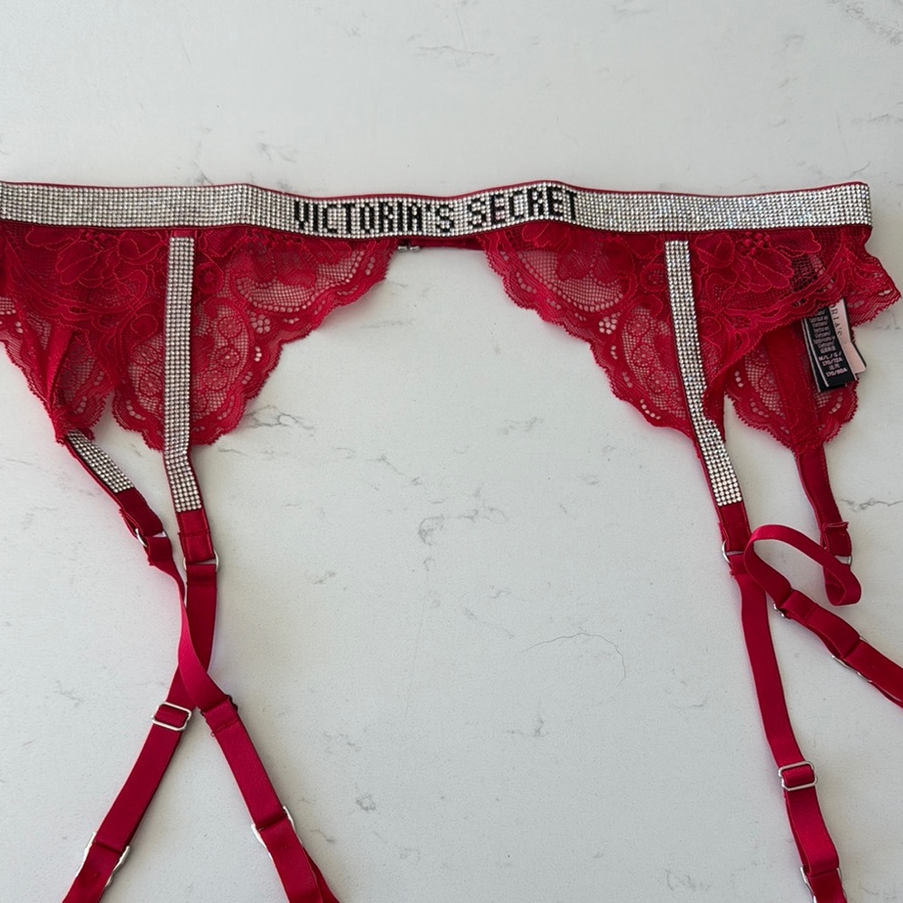 Victoria's Secret NWT Red Lace Garter Belt